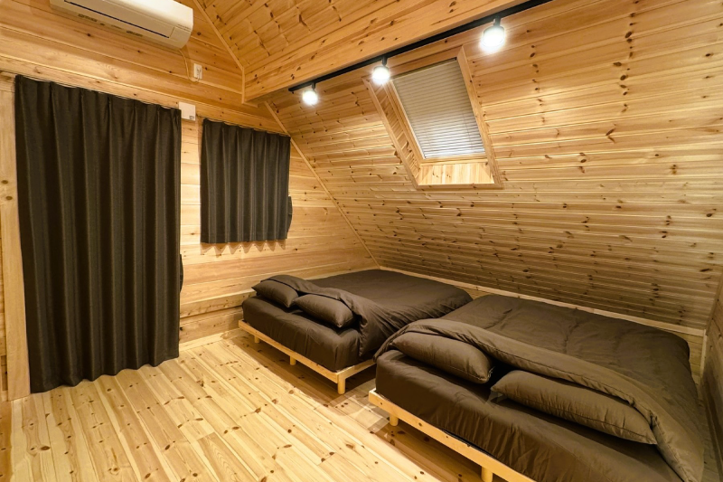 ログハウスの寝室