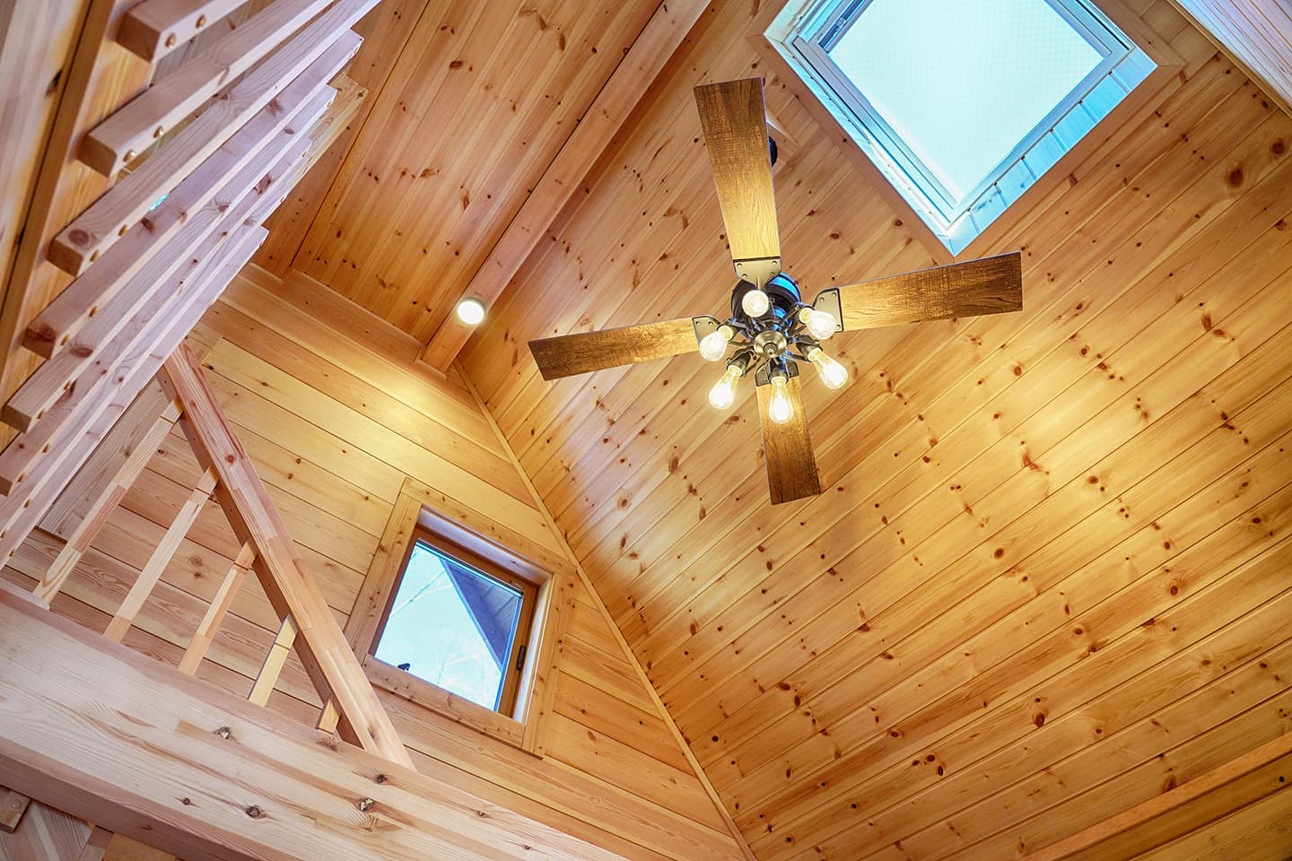 リビングルームの吹き抜け